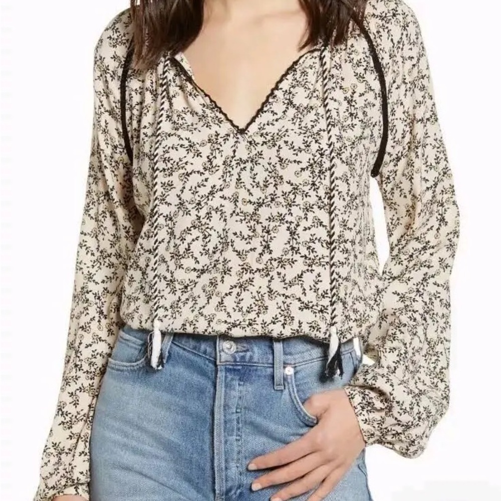 Cupcakes and Cashmere-Cream Floral Blouse NEW, SMALL